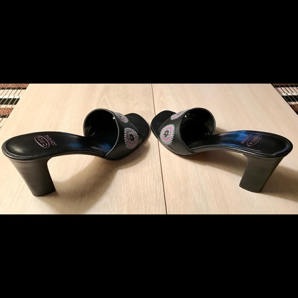 Circa by Joan & David black leather slip on heels - Picture 3 of 5